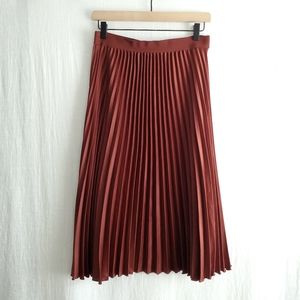 H&M Accordion Pleated Midi Skirt in Rust size 10